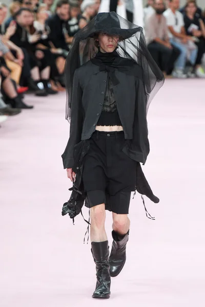 Look 37